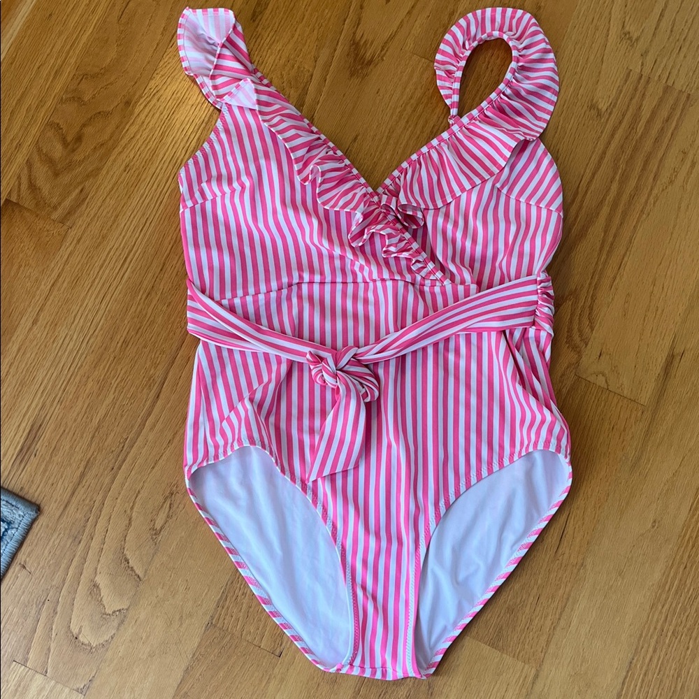 Vineyard vines feeder stripe ruffle one piece bathing suit size XL Malibu pink